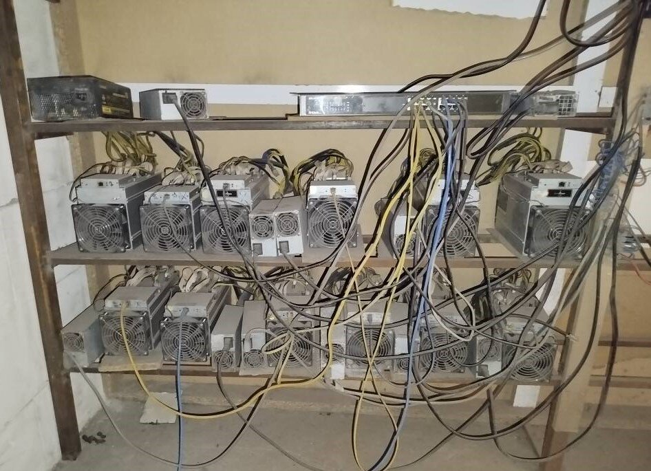 کشف ۴۳ دستگاه ماینر غیرمجاز در آذربایجان شرقی