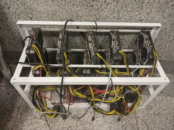 کشف و ضبط ۴۵ دستگاه ماینر غیرمجاز در استان قم