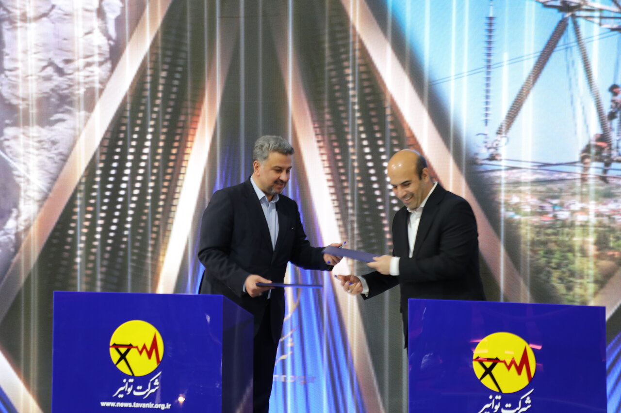 امضای تفاهم‌نامه اتصال ۱۵۰۰ مگاوات نیروگاه خورشیدی تهران تا پیش از اوج بار ۱۴۰۵