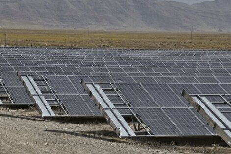 حضور سرمایه‌گذاران خارجی جهت احداث نیروگاه خورشیدی در گناباد