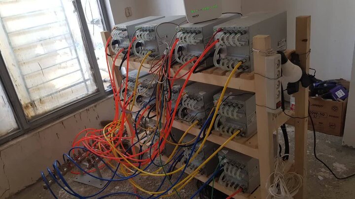 کشف و ضبط ۶۰ دستگاه ماینر غیرمجاز در استان ایلام