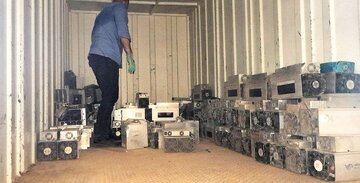 ۱۳۲ دستگاه ماینر غیرمجاز در اهواز کشف و ضبط شد