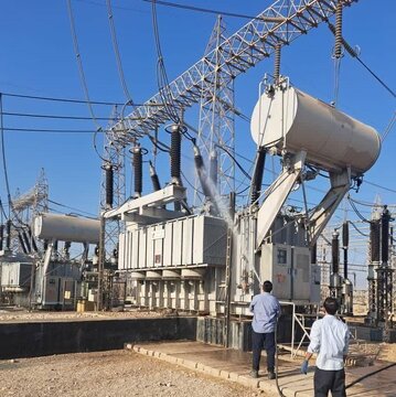 در جهت مقابله با آلودگی، شستشوی پست‌های برق شرق اهواز انجام شد