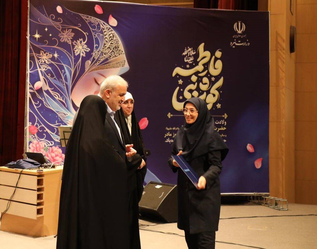 قدردانی وزیر نیرو از مدیرکل روابط‌عمومی شرکت توانیر؛ تأکید بر نقش اثرگذار بانوان در صنعت آب و برق