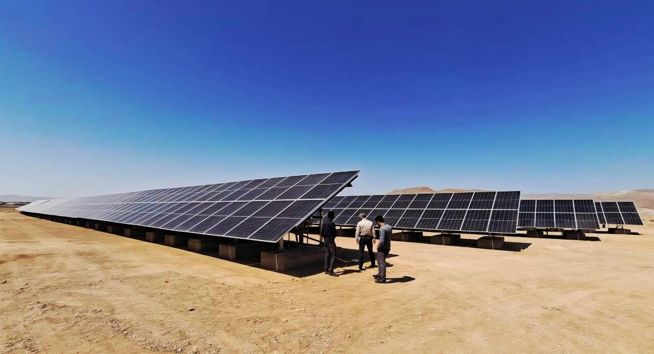 ایجاد اشتغال برای ۳۱۰۰ نفر در استان فارس با احداث نیروگاه‌های خورشیدی