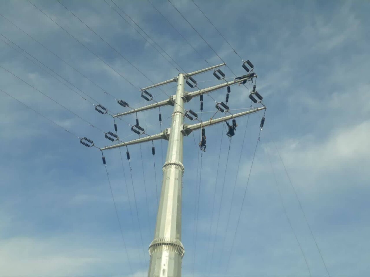 برقدار شدن خطوط ۶۳ کیلوولت ارتباطی نیروگاه آریان و اتصال کامل آن به شبکه فوق‌توزیع استان زنجان