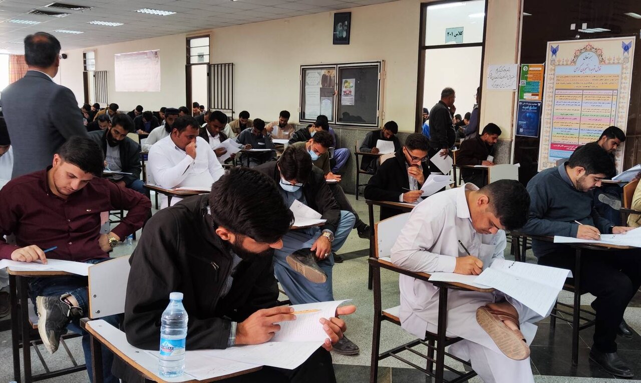 حضور مدیر کل راهبری توزیع توانیر در محل آزمون استخدام نیروهای نگهبان