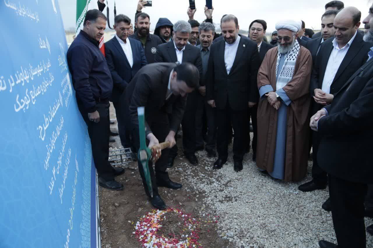 عملیات اجرایی احداث پست ۶۳/۲۰ کیلوولت نهاوند۳ آغاز شد