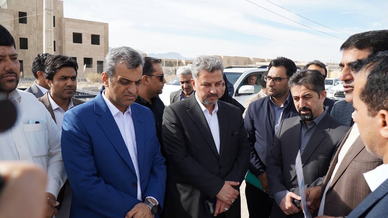 بررسی وضعیت برق‌رسانی و طرحهای صنعت برق در مناطق شرقی شرق سیستان و بلوچستان