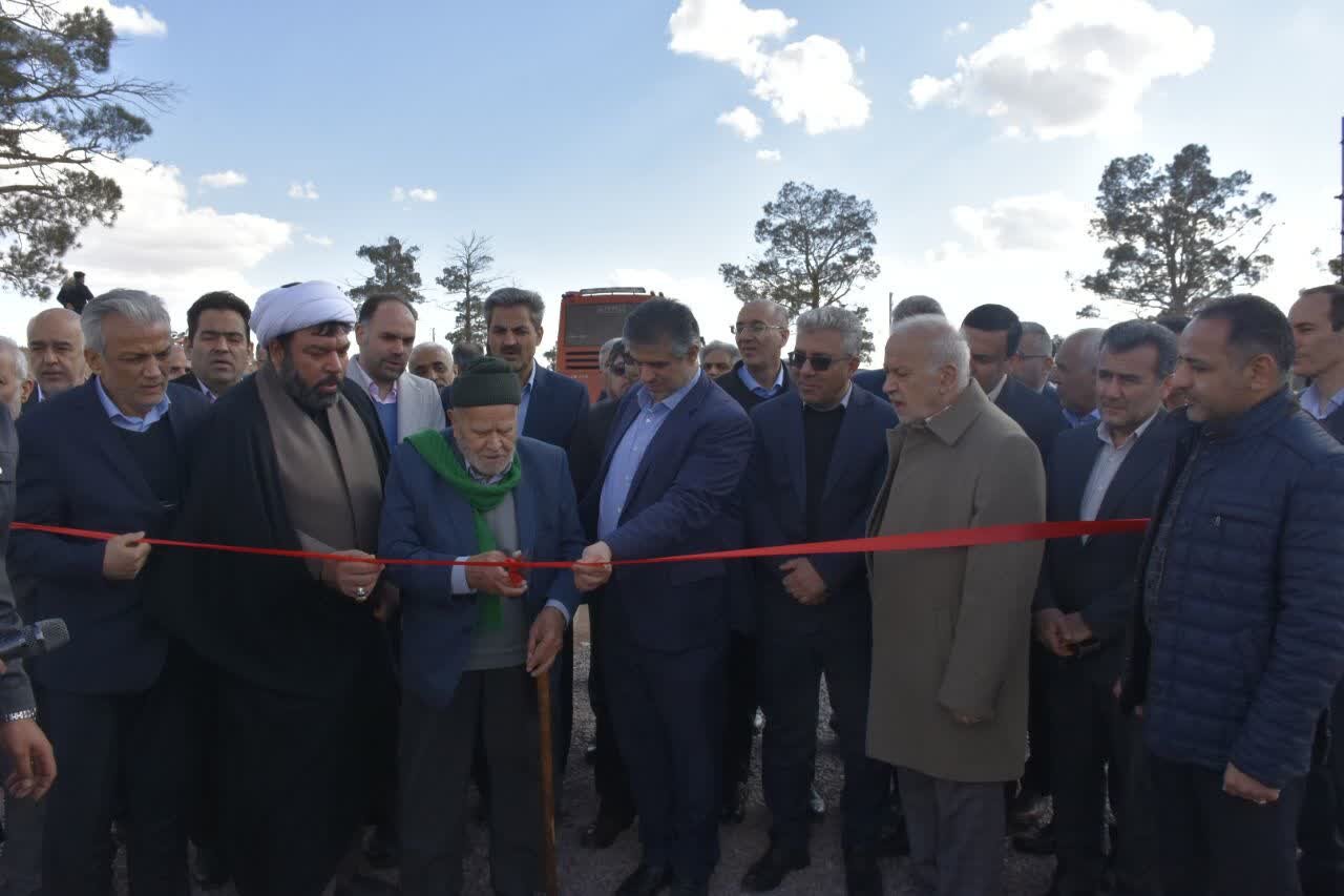 آغاز عملیات اجرایی و راه‌اندازی ۲ نیروگاه خورشیدی در زرندیه