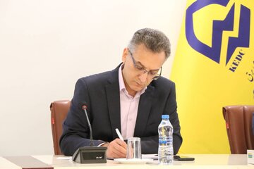 مدیرعامل توزیع نیروی برق خراسان رضوی بر نقش پژوهش و شرکت‌های دانش‌بنیان در رفع چالش‌های صنعت برق تاکید کرد