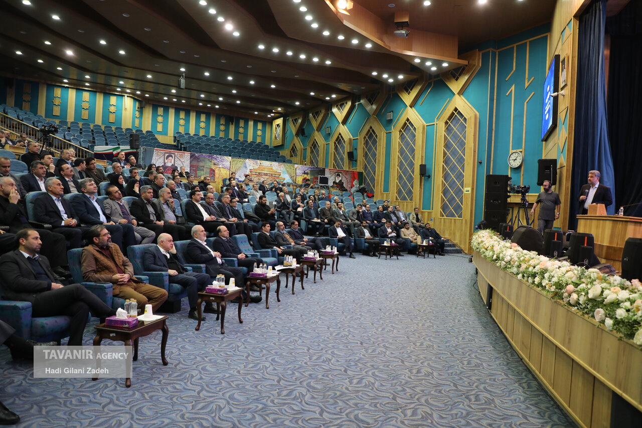 همایش نقد و بررسی عملکرد صنعت برق در گذر از اوج بار تابستان ۱۴۰۴ و ارائه برنامه‌های ۱۴۰۵