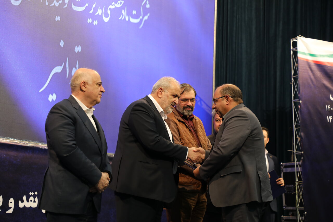 شرکت‌های برتر صنعت برق استان‌ها معرفی و تجلیل شدند