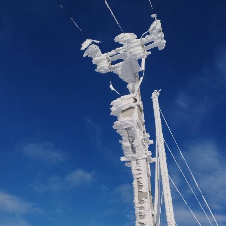 ۱۸ ساعت تلاش بی‌وقفه برای برقراری مجدد برق ۱۰ روستا در بجنورد