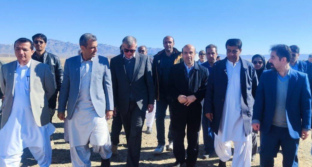 آغاز عملیات اجرایی احداث نیروگاه خورشیدی ۷۰ مگاواتی شمس‌آباد سراوان