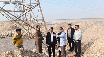 بازدید معاون اقتصادی و برنامه‌ریزی وزیر نیرو از طرح‌های حیاتی انتقال برق بوشهر