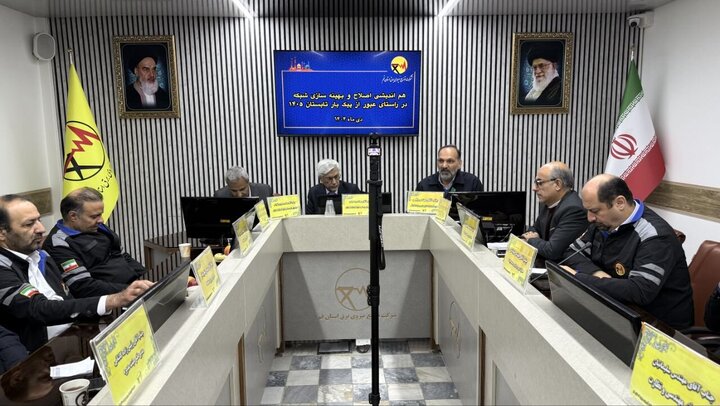 اجرای طرح جهادی اصلاح و بهینه‌سازی شبکه توزیع برق استان قم