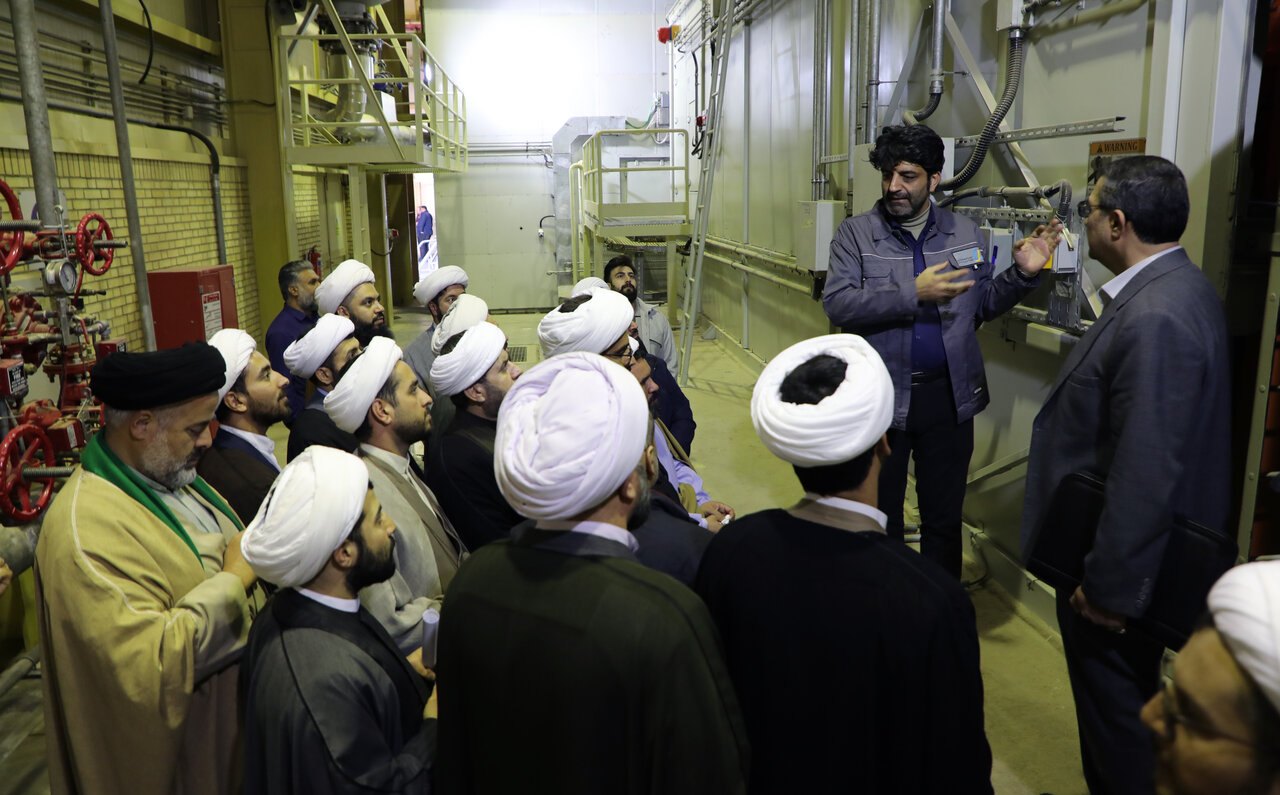 برگزاری نشست فرهنگی ائمه جماعات صنعت آب و برق استان سمنان