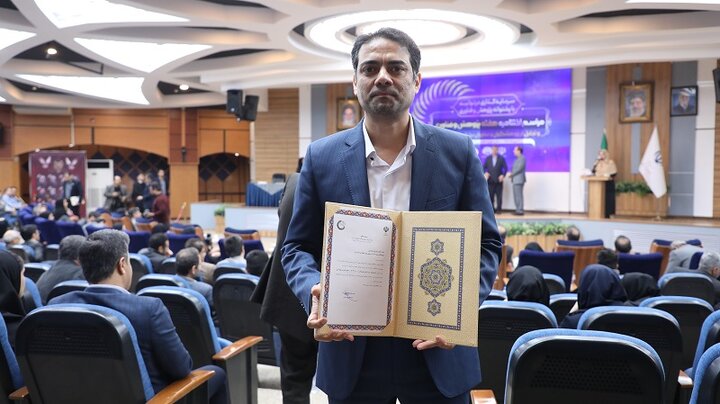 کارمند برق منطقه‌ای خوزستان پژوهشگر برتر استان شد