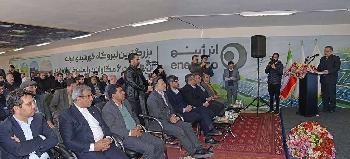 طلوع انرژی پاک در مشهد؛ بهره‌برداری از بزرگترین نیروگاه خورشیدی تجمیعی دولت