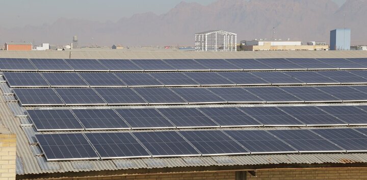 بهره‌مندی ۲ هزار خانوار استان یزد از نیروگاه‌ خورشیدی پشت‌بامی