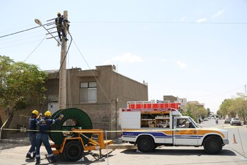 تبدیل تمام شبکه سیم مسی شهرستان کلات به کابل خودنگهدار