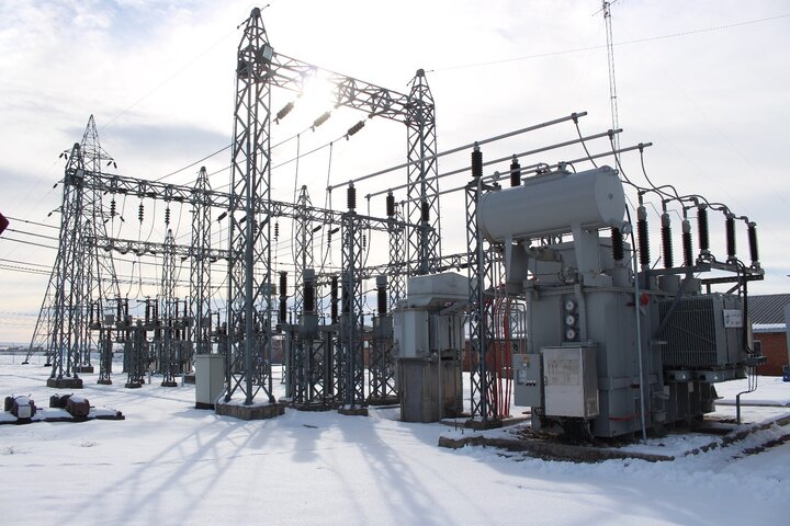 بررسی روند اجرای طرح‌های حیاتی برق منطقه‌ای آذربایجان