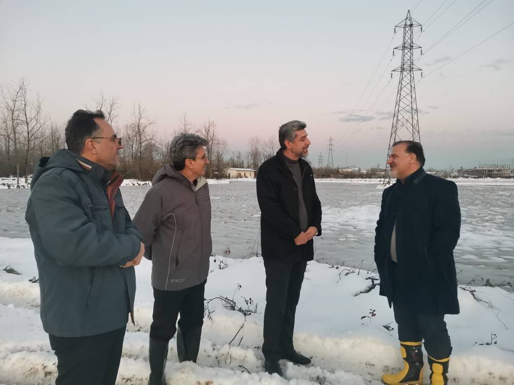 بازدید مدیر کل دفتر فنی توانیر از عملیات اضطراری تیم‌های اجرایی در گیلان