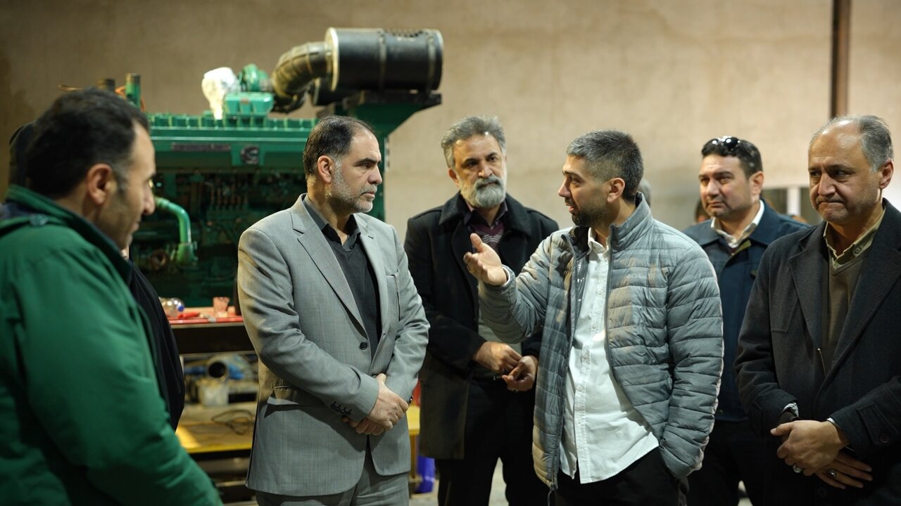 بازدید معاون برنامه‌ریزی توانیر از روند اجرای چند طرح احداث نیروگاه مقیاس کوچک در برق منطقه‌ای تهران