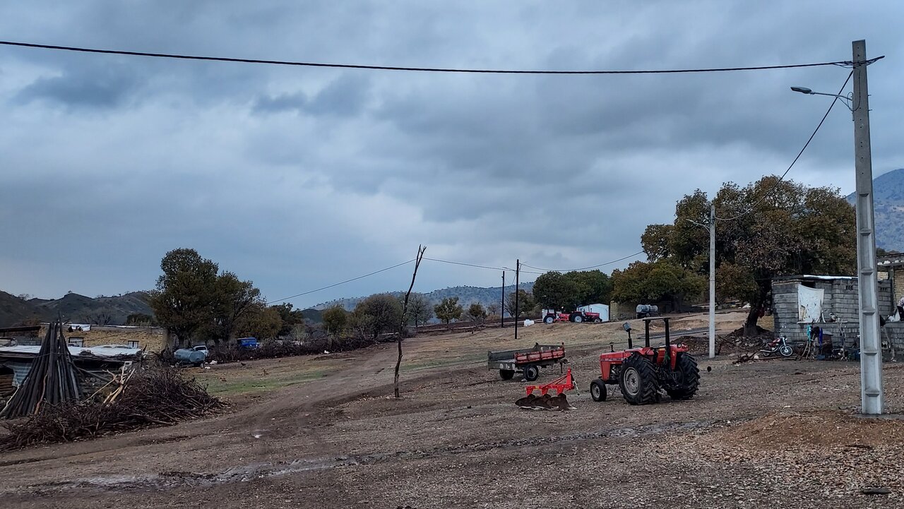 توسعه شبکه برق شهری و روستایی در ۱۶ استان