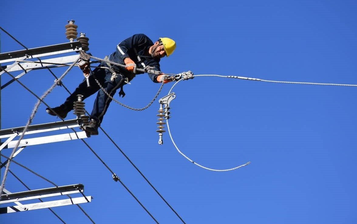 بهره‌برداری و آغاز عملیات اجرایی ۲۴۲ طرح توزیع برق  استان مرکزی