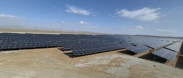 رشد ۸۳ برابری تولید برق خورشیدی در استان مرکزی طی یک سال