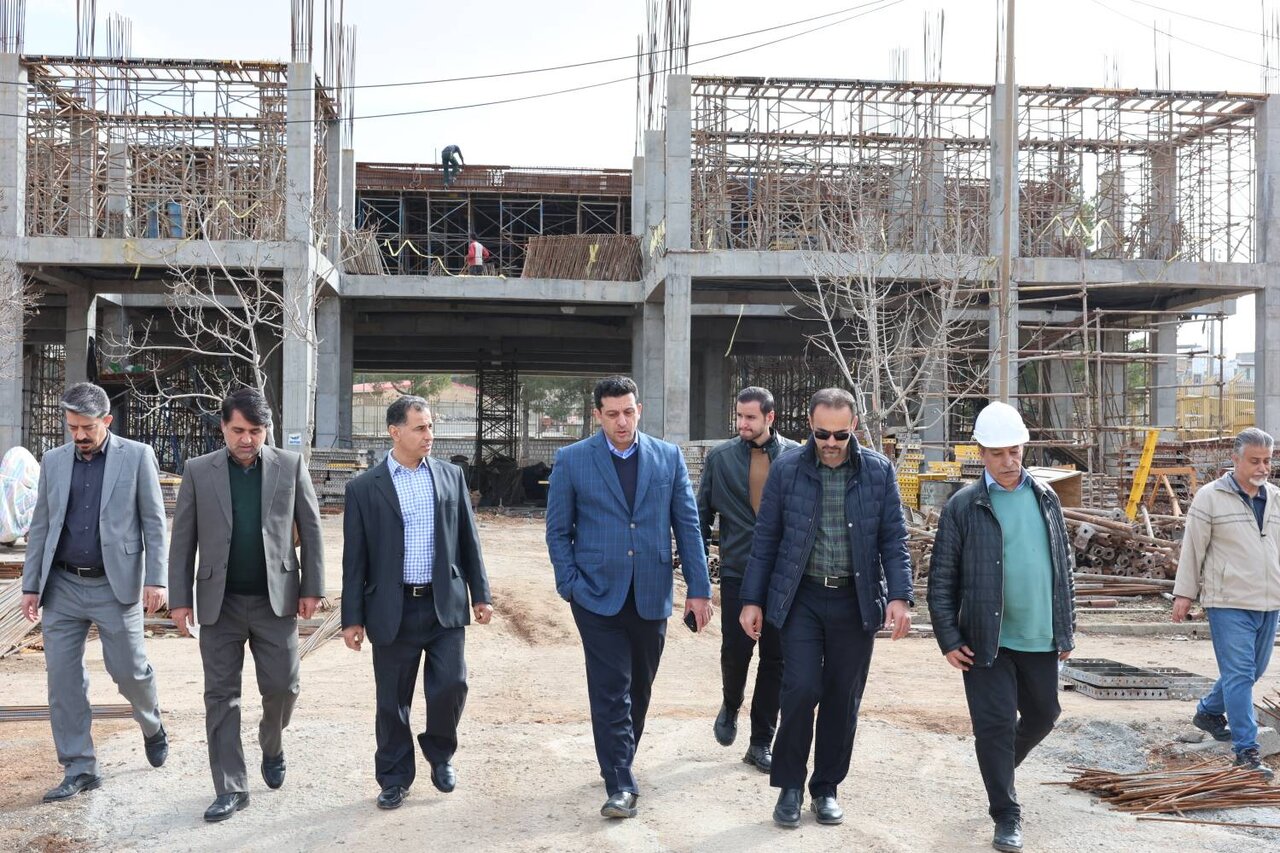 بازدید مدیرکل برنامه‌ریزی و توسعه شبکه انتقال توانیر از طرحهای در دست اجرای برق منطقه‌ای غرب