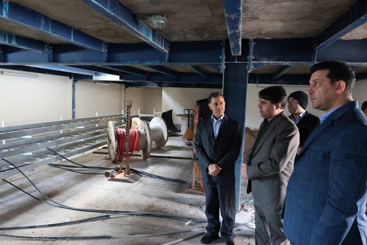 بازدید مدیرکل برنامه‌ریزی و توسعه شبکه انتقال توانیر از طرحهای در دست اجرای برق منطقه‌ای غرب