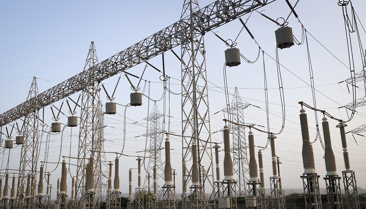 بهره‌برداری از ۶ طرح‌ شاخص برق‌رسانی در استان قم