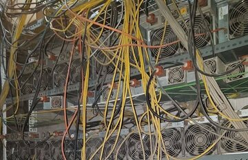 کشف و ضبط ۴۷۸ دستگاه رمزارز غیرمجاز در استان فارس