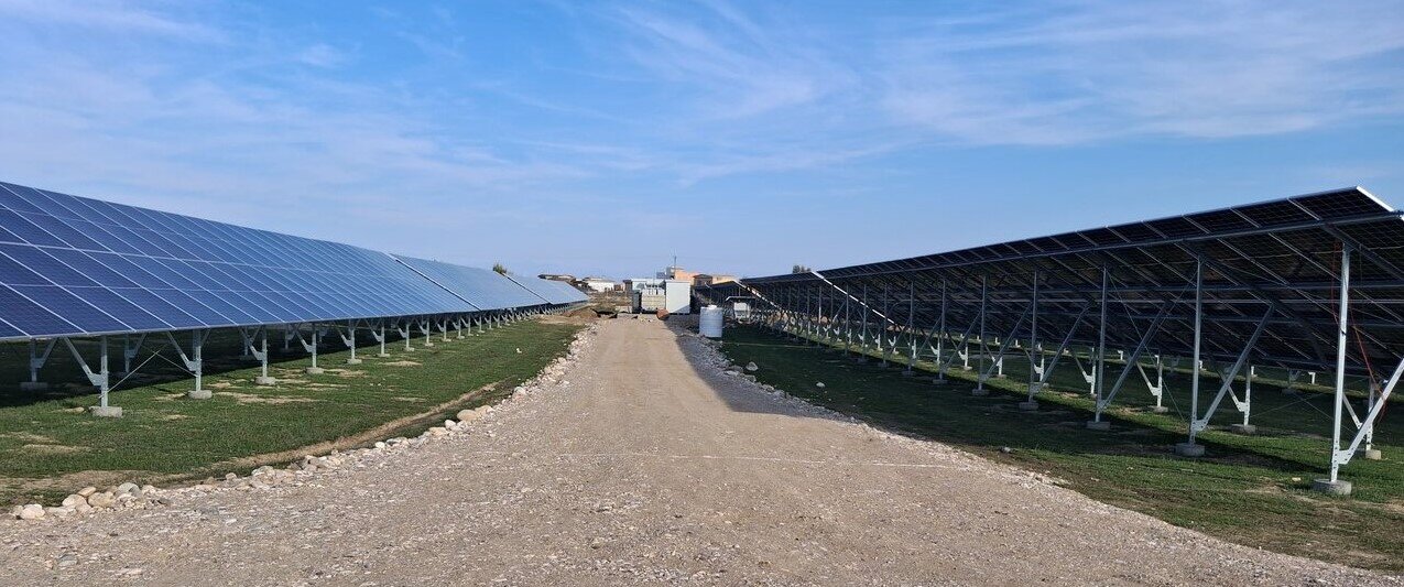 بهره‌برداری و  آغاز عملیات اجرایی ۱۲ طرح نیروگاه خورشیدی در استان فارس