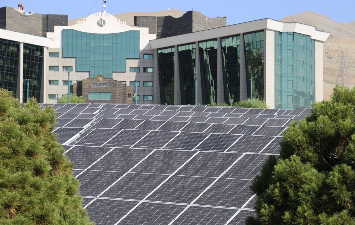 برق منطقه‌ای تهران پیشرو در احداث نیروگاه‌های خورشیدی