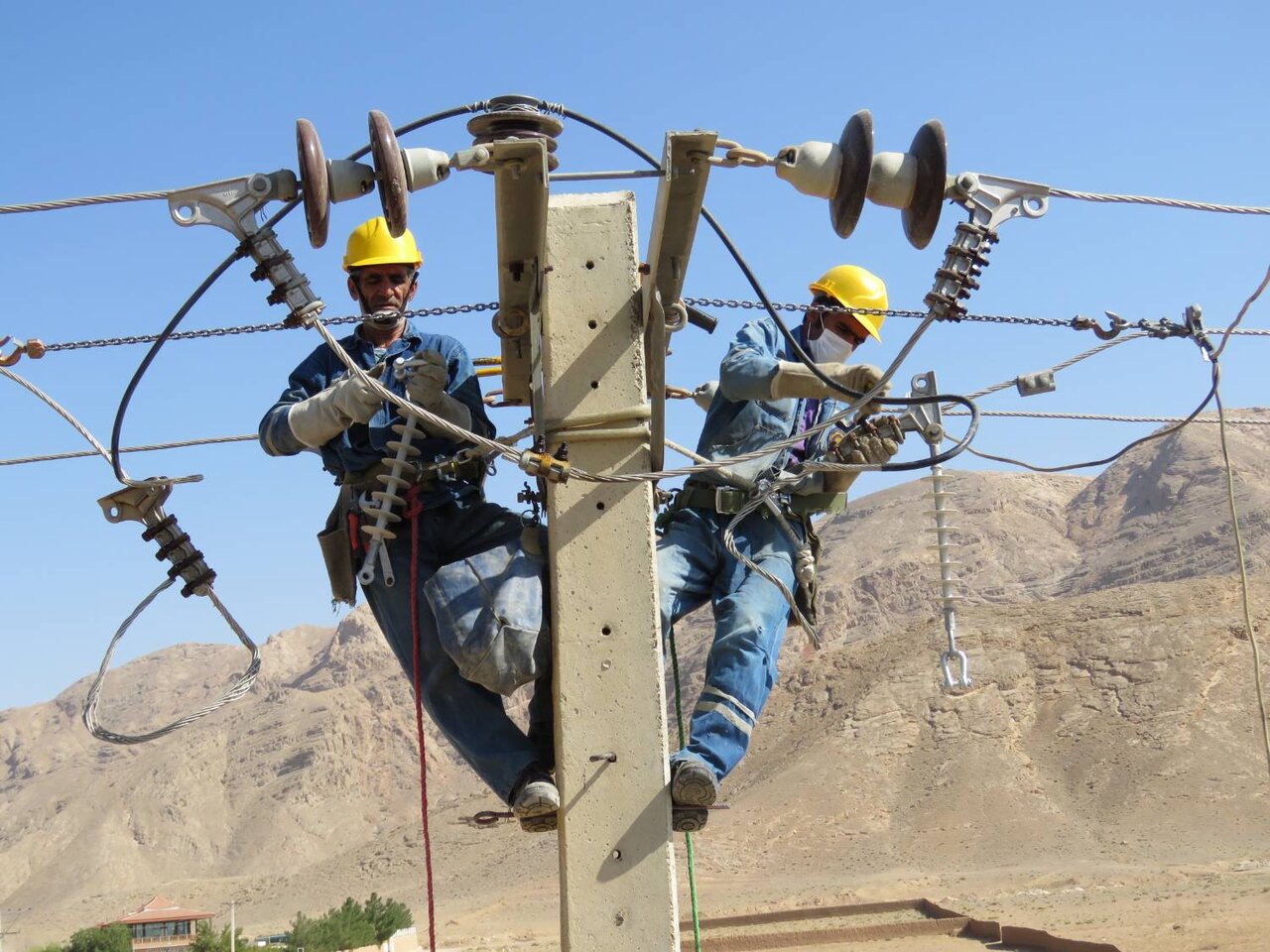 ۱۲ طرح برق‌رسانی و اصلاح شبکه توزیع در استان اصفهان به بهره‌برداری می‌رسد