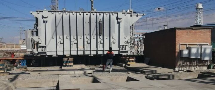 انتقال و استقرار ترانسفورماتور ۲۵۰ مگاولت‌آمپری در پست ۲۳۰ کیلوولت منتظرقائم