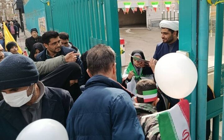 توزیع کتاب‌های طرح ملی سبا در میان دانش‌آموزان خراسان شمالی