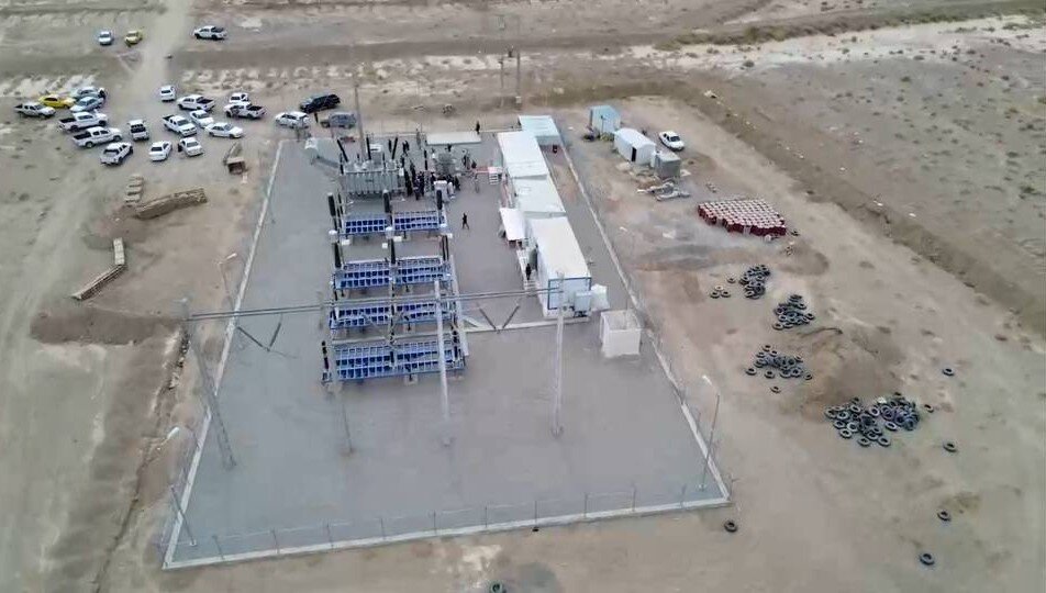 طرح راهبردی خط انتقال ۲۳۰ کیلوولت ایرانشهر–مهرستان برق‌دار شد