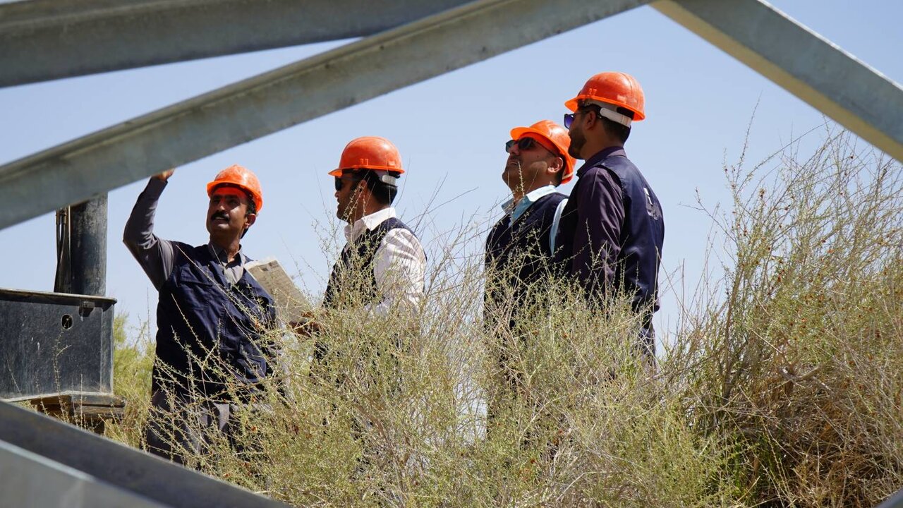 طرح راهبردی خط انتقال ۲۳۰ کیلوولت ایرانشهر–مهرستان برق‌دار شد