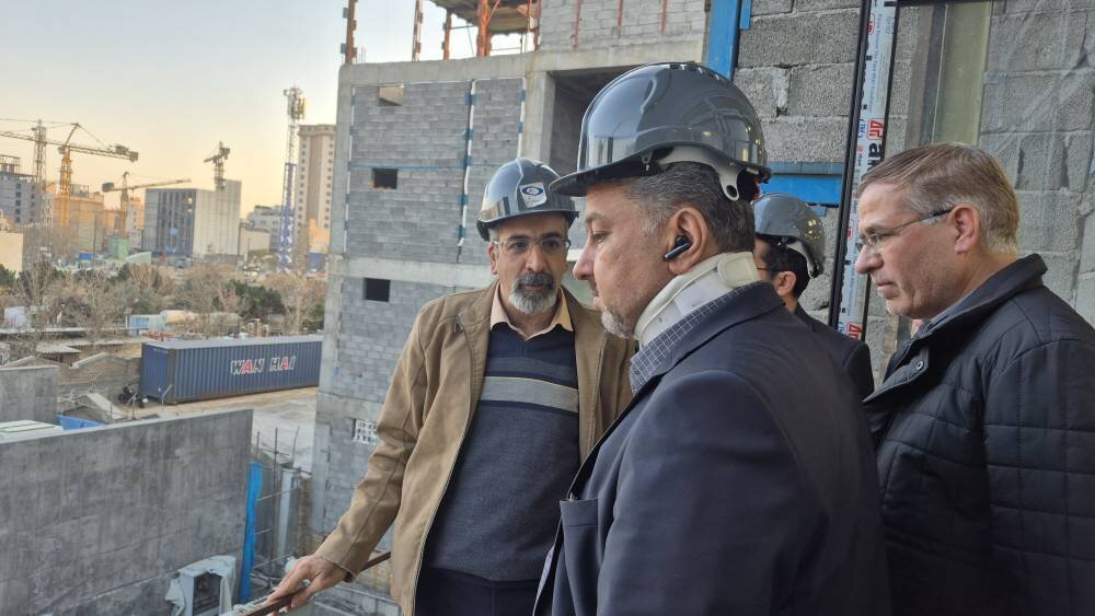 رونمایی از جهاد میدانی برق خراسان؛ بازدید معاون وزیر نیرو در راستای ۱۴ مگاپروژه گذر از اوج بار ۱۴۰۵